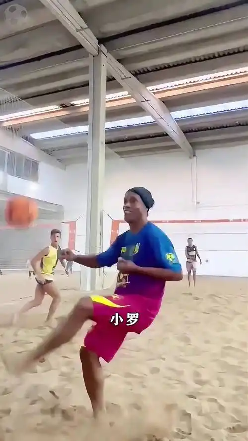 联的中场控