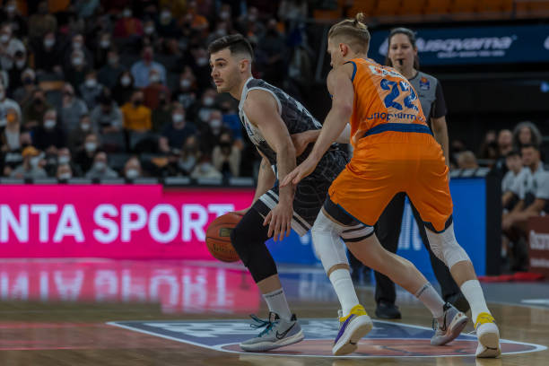 相比之下 相比之下