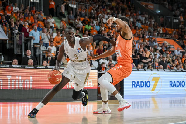 场表现更加 场表现更加